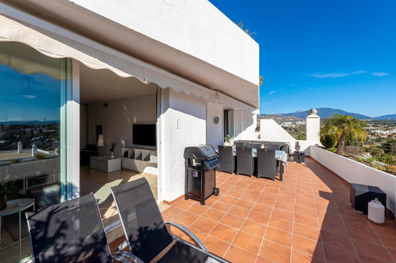 Apartament 2 Bedroom With Sea And Mountain Views, Pool
