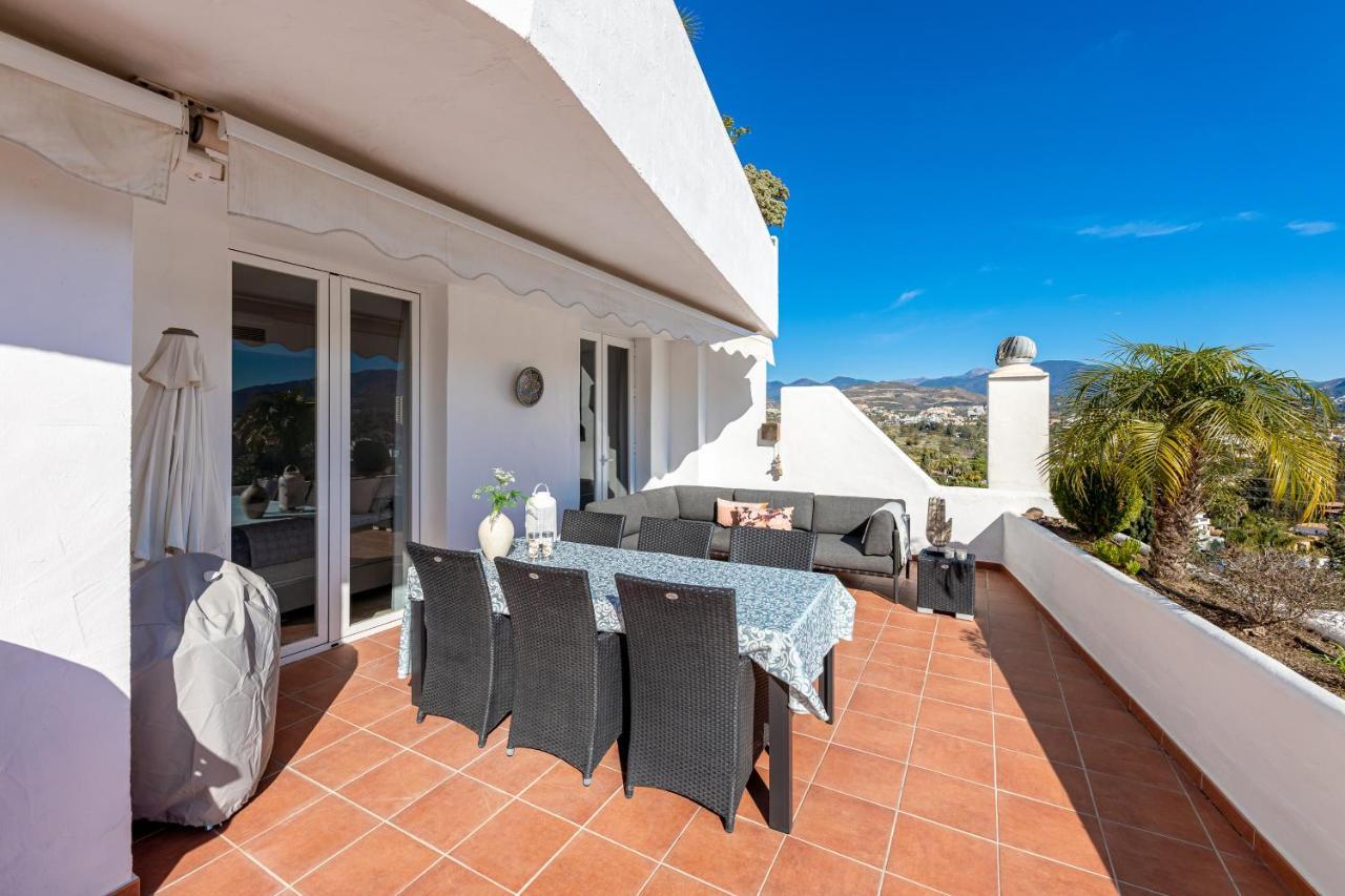 2 Bedroom With Sea And Mountain Views, Pool Apartament Marbella