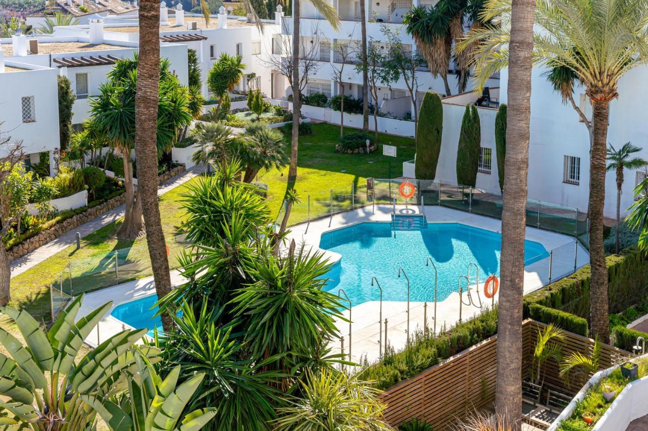 2 Bedroom With Sea And Mountain Views, Pool Apartament *